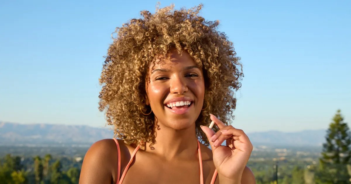 Beat Bloating: A Simple 4-in-1 Daily Probiotic to Boost Digestion and Energy