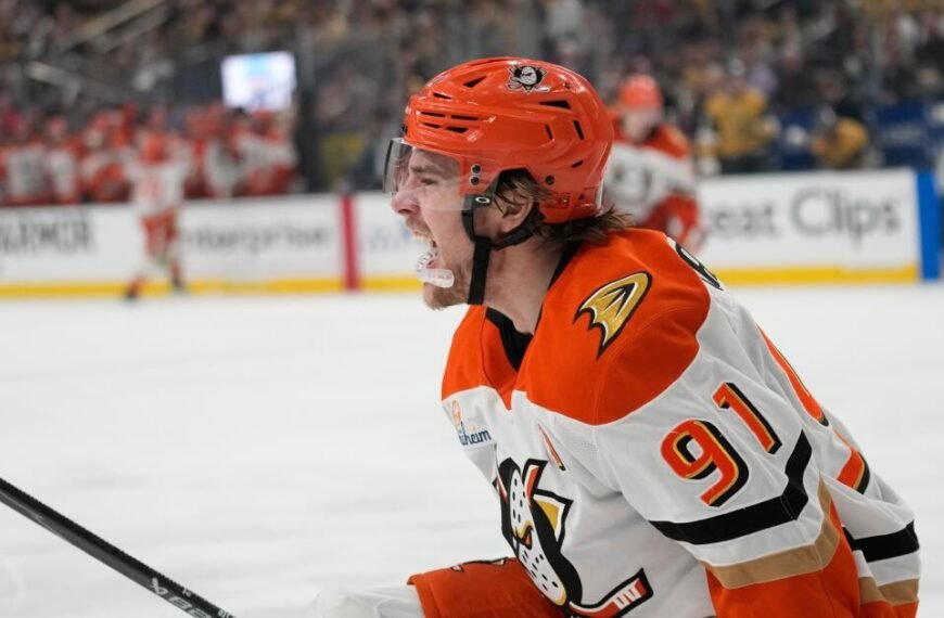 Beckett Sennecke and Leo Carlsson Lead the Ducks to Victory in Game 2 Against Vegas