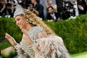 Beyoncé Dazzles in Her First Met Gala Appearance in Ten Years