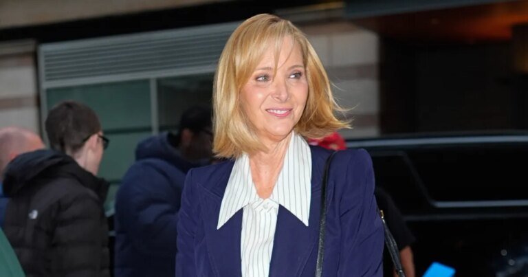 Channeling '90s Minimalism: Get Lisa Kudrow's Navy Blazer Look for Just $46
