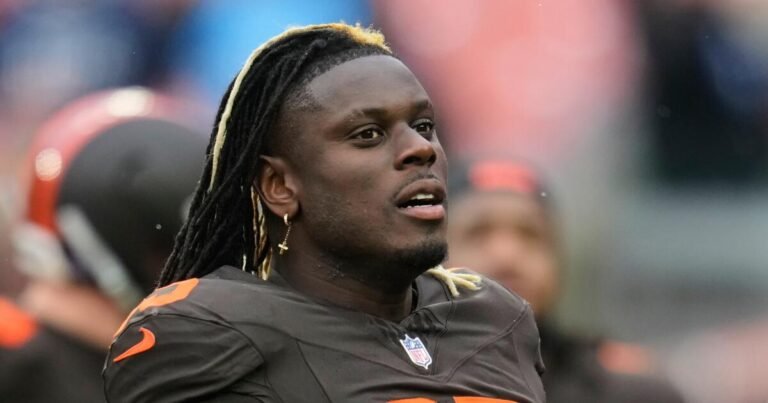 Chargers Sign Former Cleveland Tight End David Njoku to New Contract