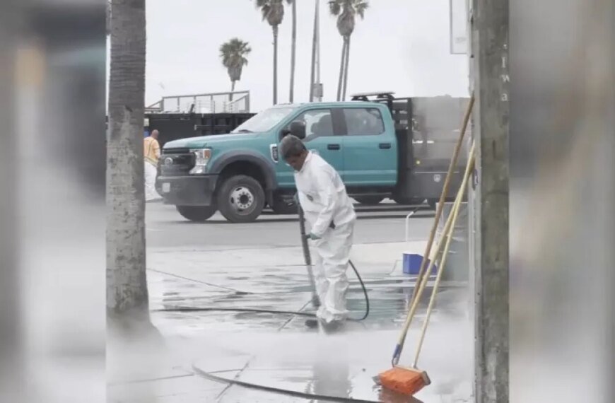 Could Los Angeles Expand Its Coastal Cleanup Efforts Citywide? Leaders Consider the Options