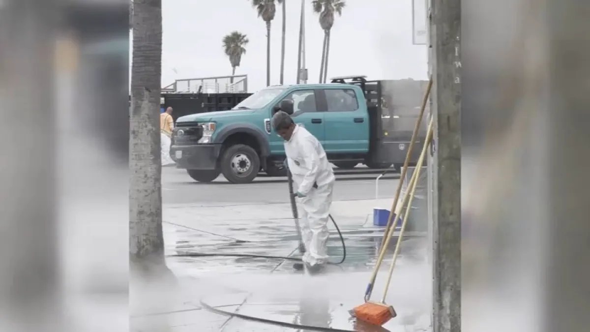 Could Los Angeles Expand Its Coastal Cleanup Efforts Citywide? Leaders Consider the Options