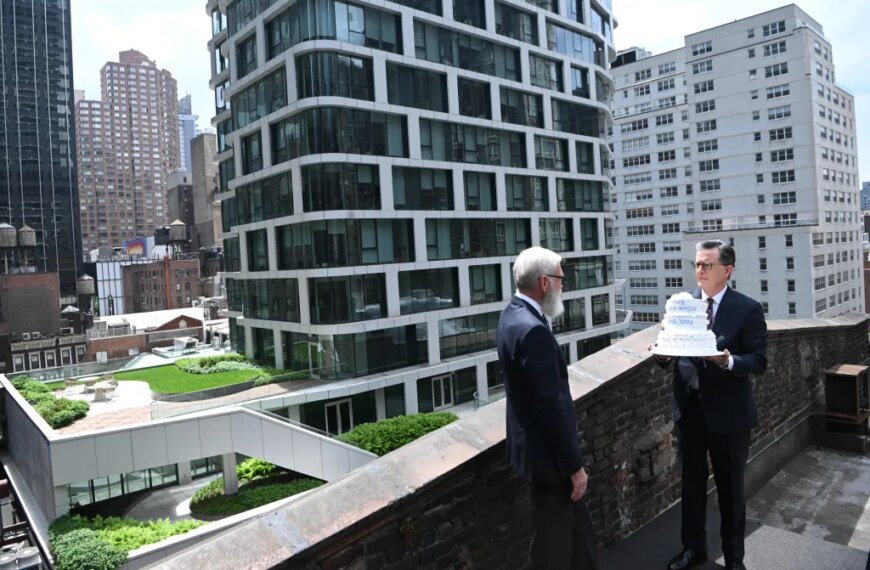 David Letterman and Stephen Colbert Celebrate CBS Goodbye with a Roof-Top Furniture Toss