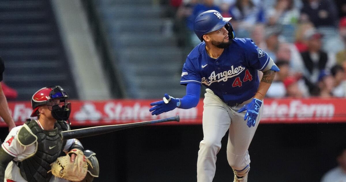 Dodgers Break Losing Streak Against Angels with Three Home Runs and Strong Pitching Performance