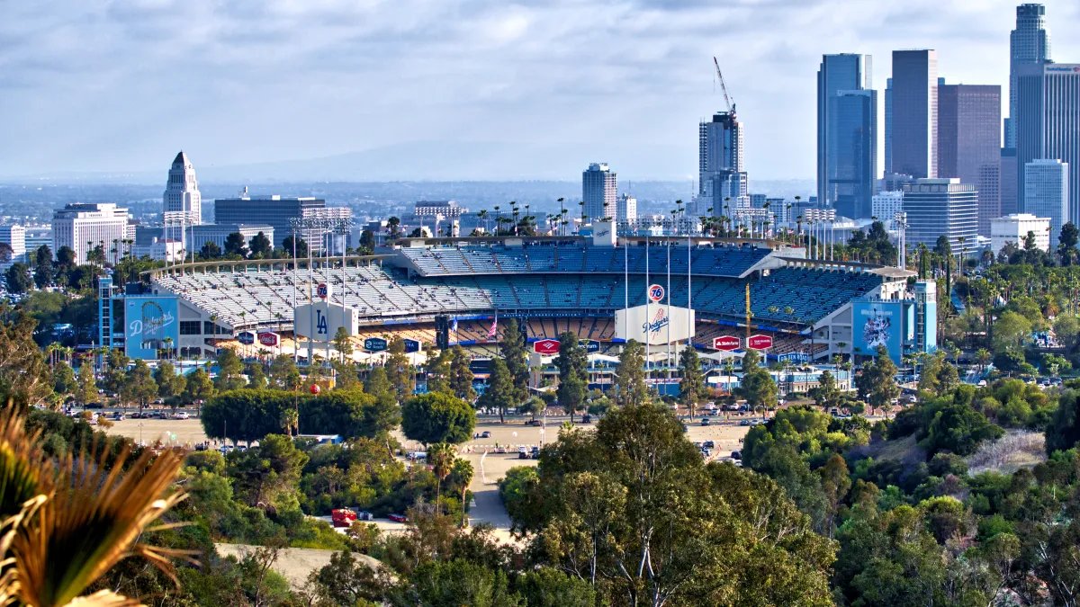 Dodgers Foundation Invites Compton Students to a Fun STEM Field Day