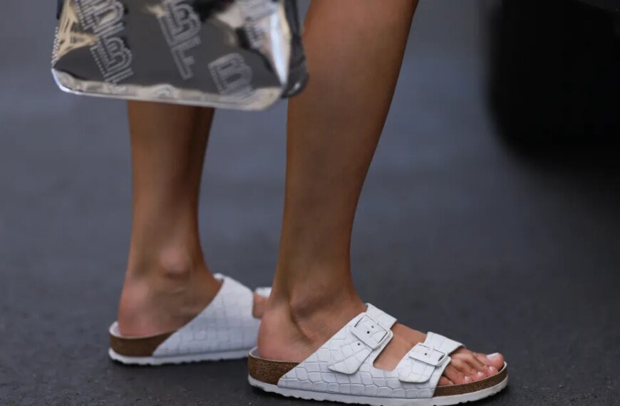 Elevate Your Style: 16 Chic Cork-Footbed Sandals Perfect for Fashion-Forward Moms