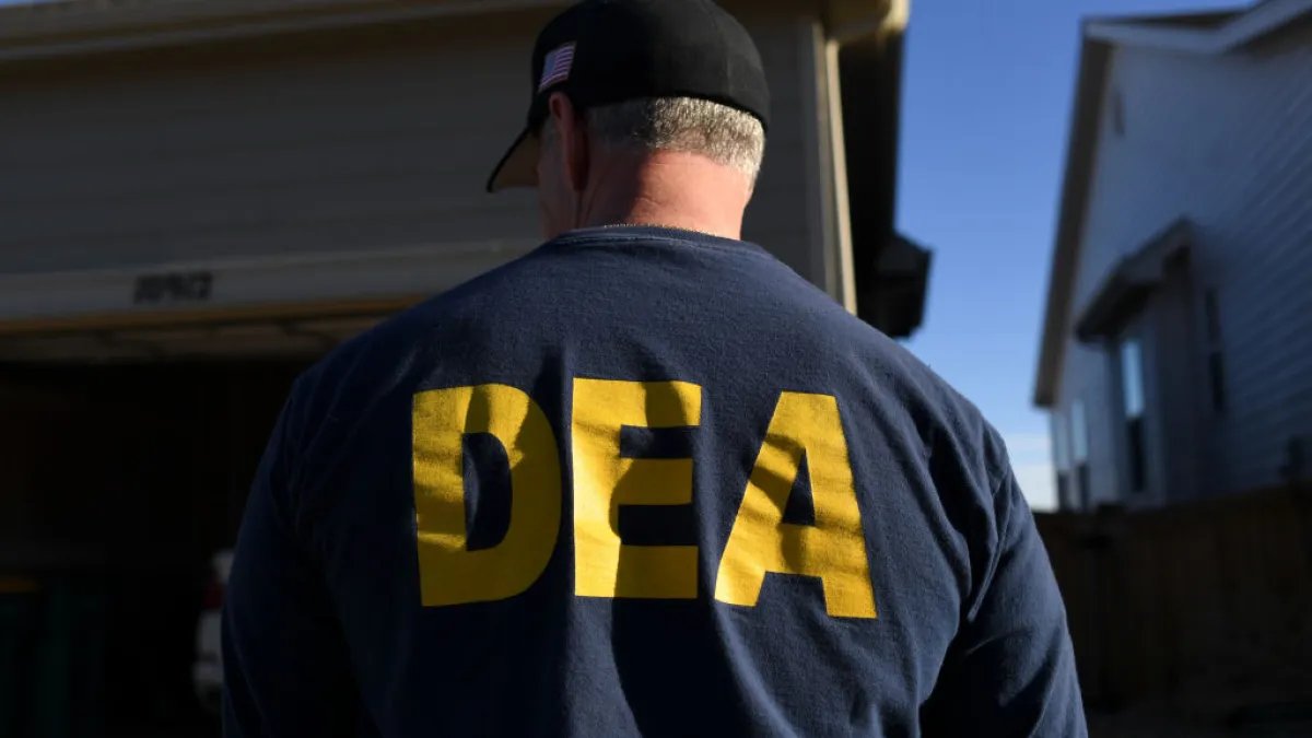 Federal Agents and LAPD Conduct Drug Trafficking Investigation in MacArthur Park Area