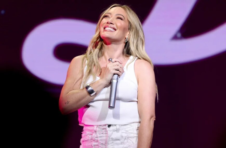 Get the Look: The Thickening Spray Hilary Duff Uses for Her Beachy Waves