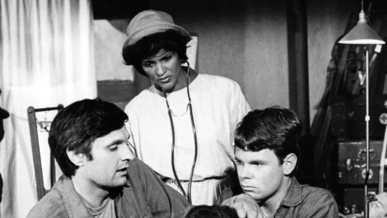 <p>Gwen Farrell Adair, Beloved M<em>A</em>S*H Actress, Passes Away at 94</p>
