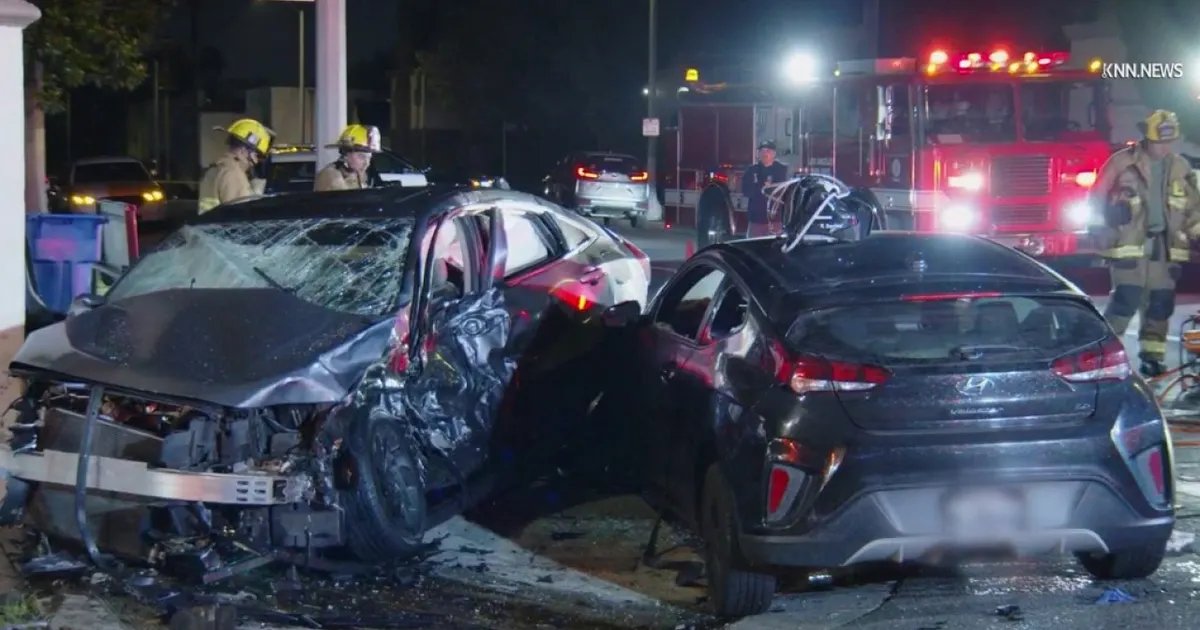Hancock Park Car Accident Injures Two After Driver Runs Red Light