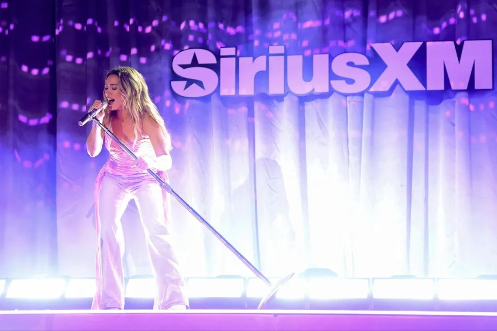 Hilary Duff Performs a Beloved Song for a Young Fan for the First Time