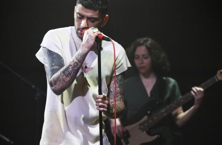Is 'Blue Dot Fever' a Concern for Concerts?