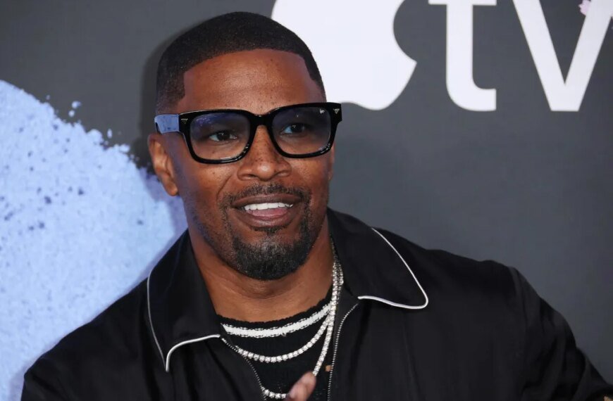 Jamie Foxx and Girlfriend Alyce Huckstepp Are Expecting Their First Baby Together