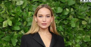 Jennifer Lawrence's Maxi Dress Has an Eye-Opening Detail That Lengthens Her Look