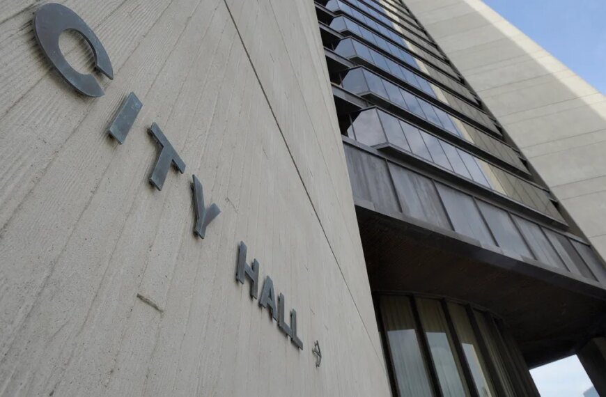 Key Issues in the Long Beach Mayor Race: Addressing Deficits, Homelessness, Immigration, and Traffic Safety