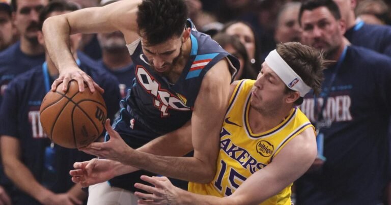 Lakers Struggle in Second Half During Game 2 Loss to Thunder