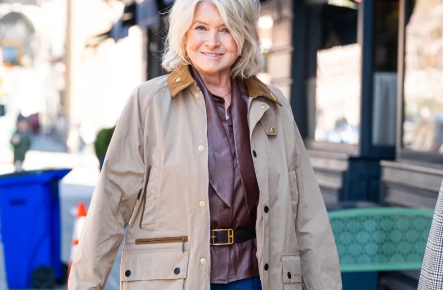 Martha Stewart’s Effortless Denim Skirt: A Stylish Upgrade from Your Everyday Jeans