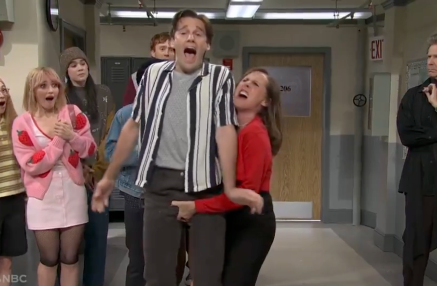 Molly Shannon Makes a Fun Comeback on 'SNL' as a Quirky High School Theater Teacher in a Sketch Finally Airing