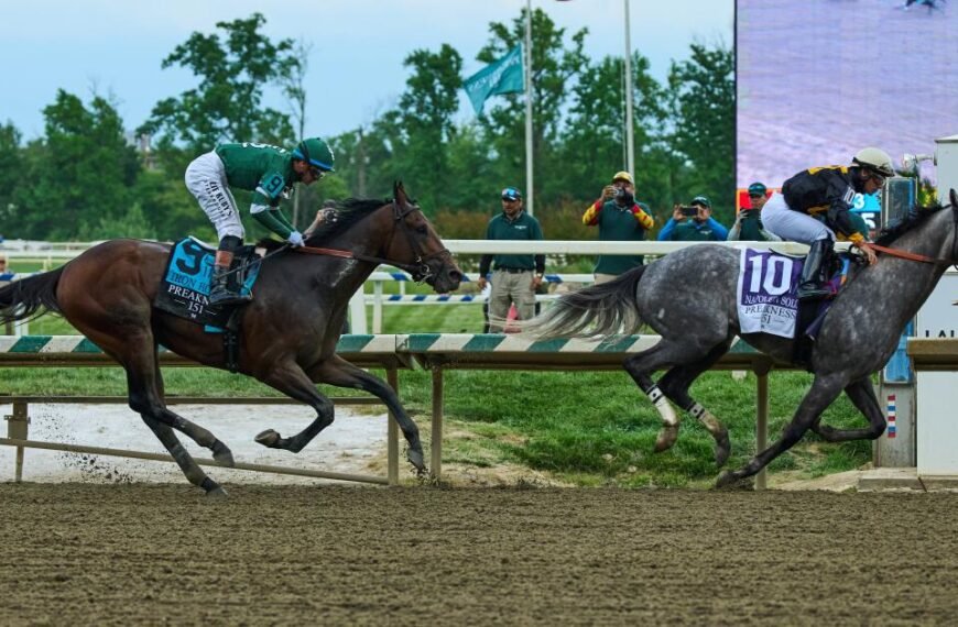 Napoleon Solo Takes the Preakness Stakes by a Length