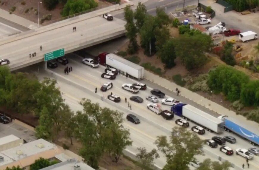 Part of the 210 Freeway in Sylmar Closed Due to Gunfire Incident