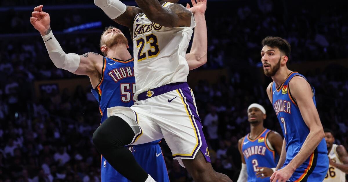 Plaschke: Why LeBron is Missing as the Lakers' Season Begins to Fade