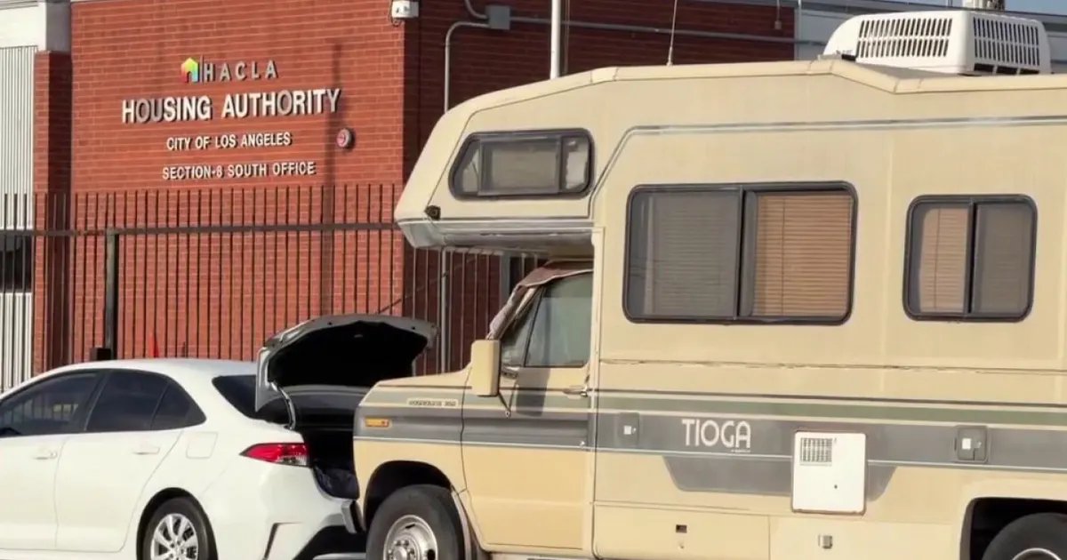 RV Community Grows Near LA Housing Authority Despite Nearby Safe Parking Options