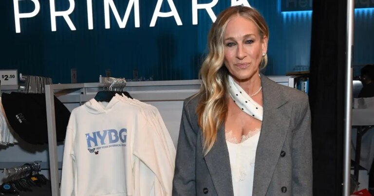 Sarah Jessica Parker's Stylish Lacy Camisole: A Chic Essential for Your Summer Wardrobe