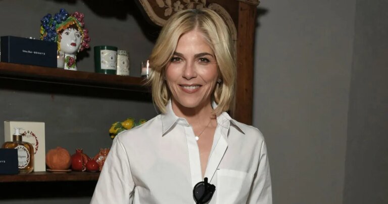 Selma Blair’s Easygoing Button-Down Tank: Your Go-To Summer Essential