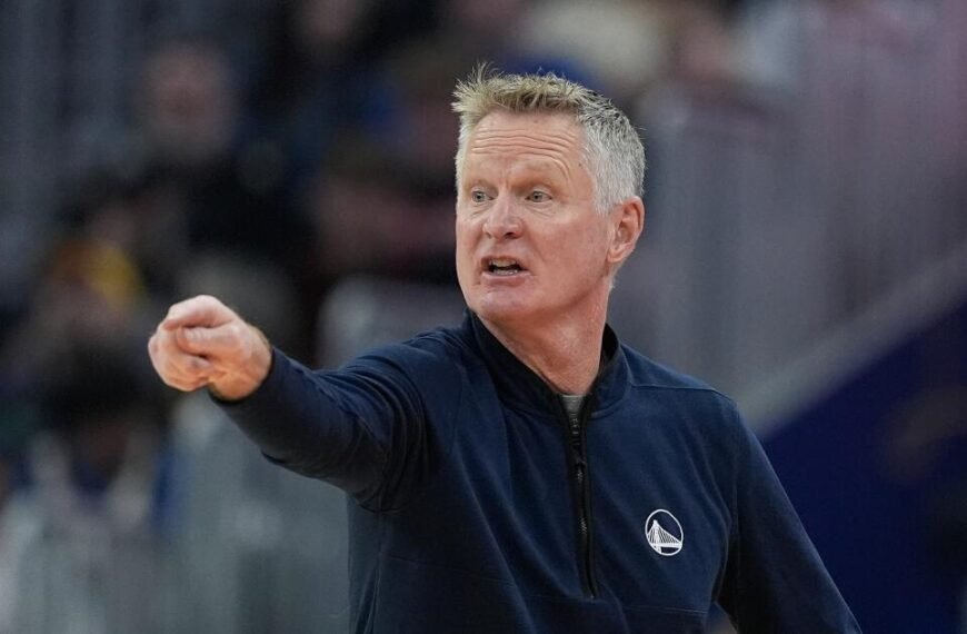 Steve Kerr signs two-year extension to continue coaching the Warriors