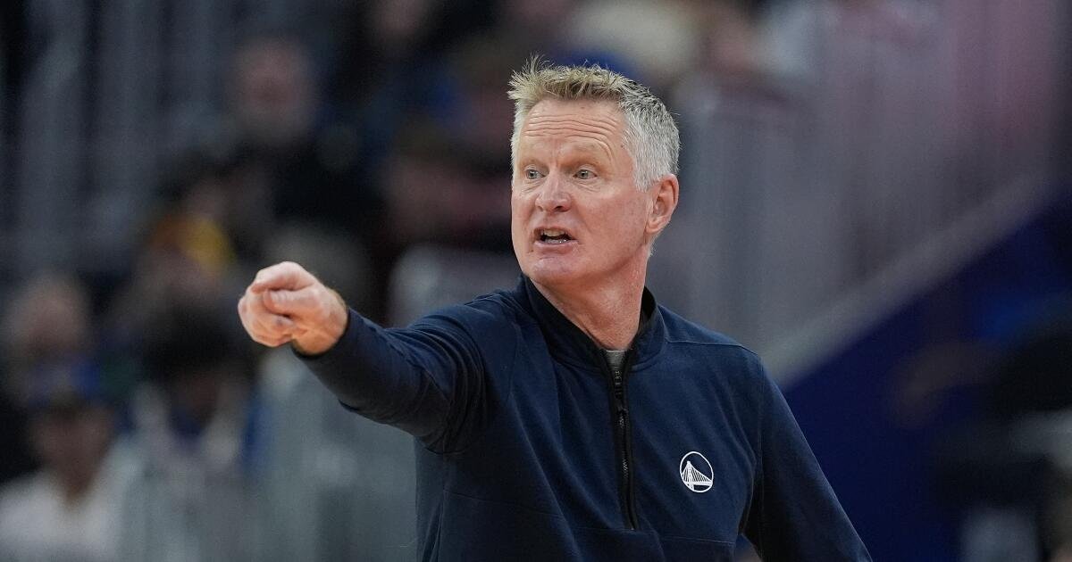 Steve Kerr signs two-year extension to continue coaching the Warriors