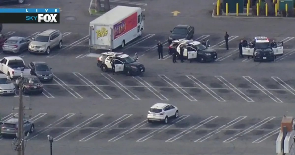 Suspect in Standoff with LAPD at South Los Angeles Shopping Center