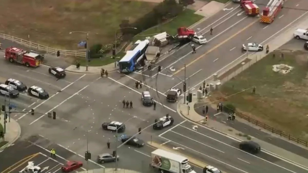 Traffic Accident in Santa Clarita Leaves Several Injured