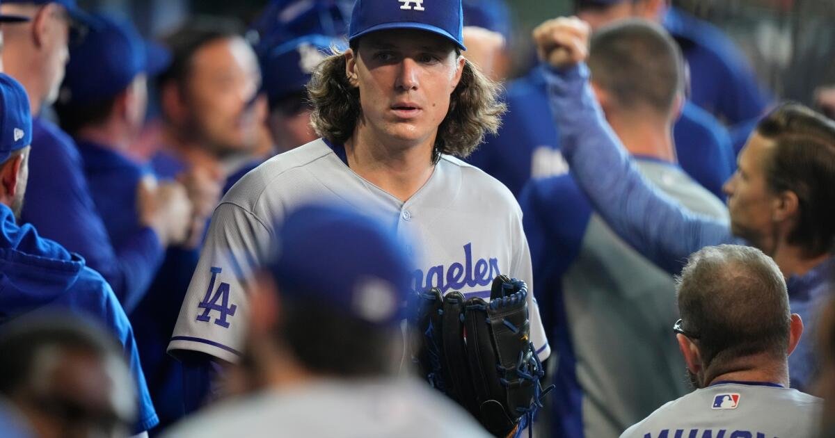 Tyler Glasnow Leaves Game Against Astros Early Due to Lower Back Pain
