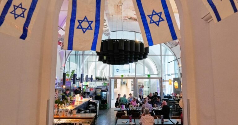 Vienna Café Welcomes Israel Supporters Amid Eurovision Tensions